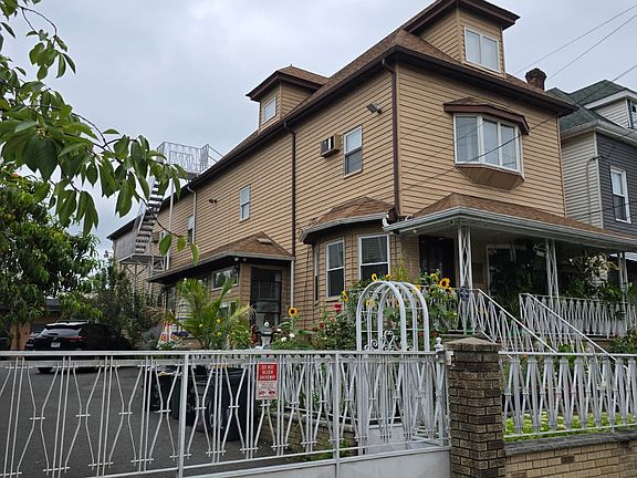 3rd image of 622-624 Jackson Ave #1