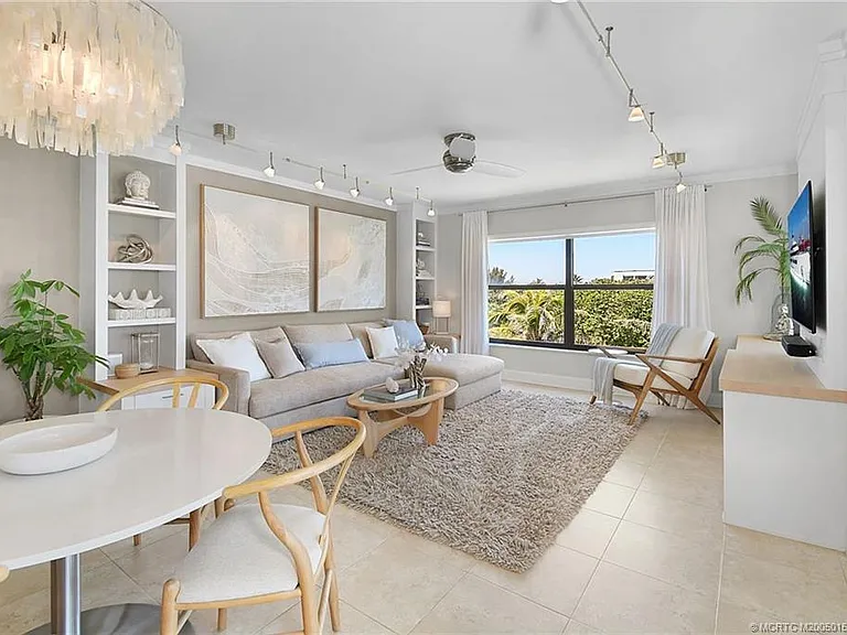 1289 NE Ocean Blvd #11 — Photo 17