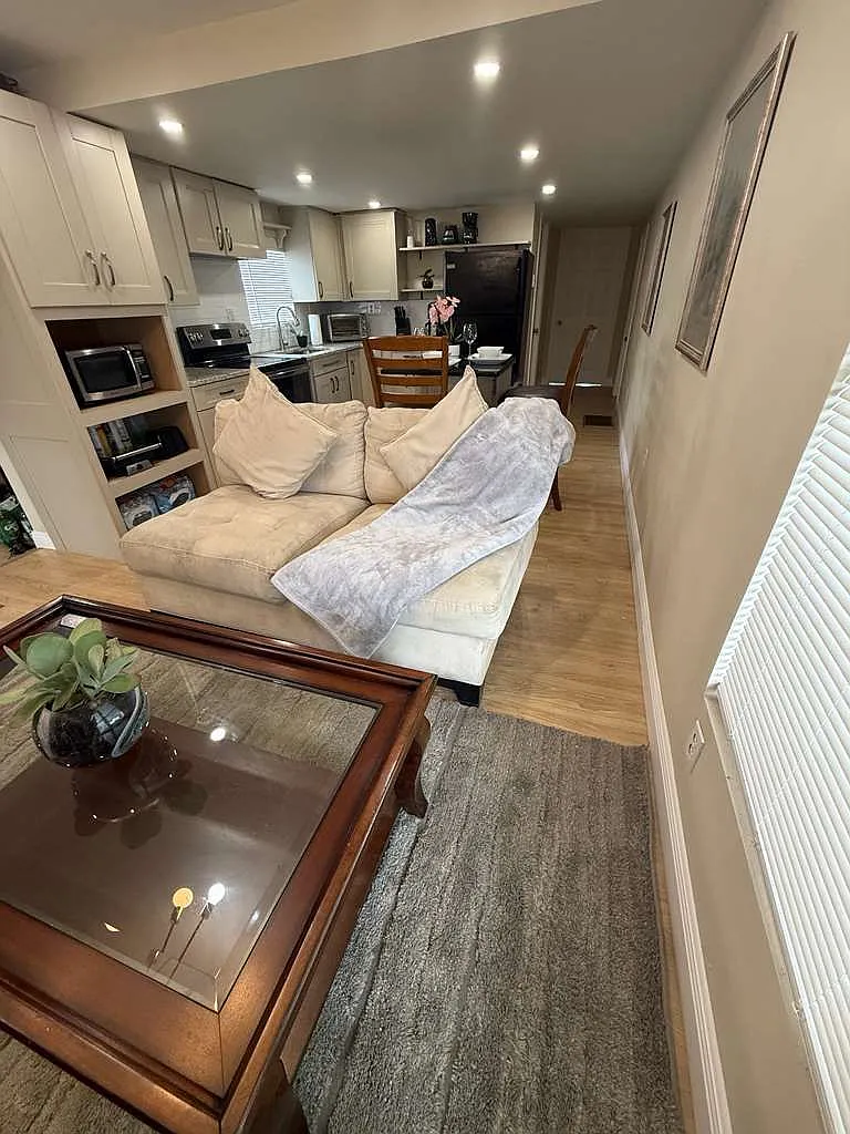 2 bed, $735 — Photo 3