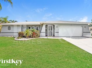 905 SE 26th Ter, Cape Coral, FL 33904