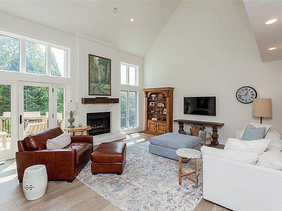 3rd image of 4800 Stonebridge Cir