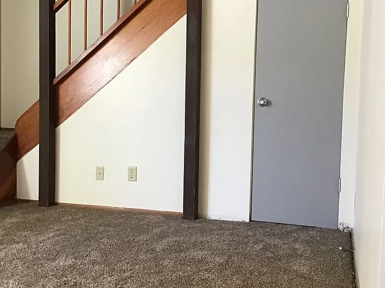 840 SW Grove St — Photo 13