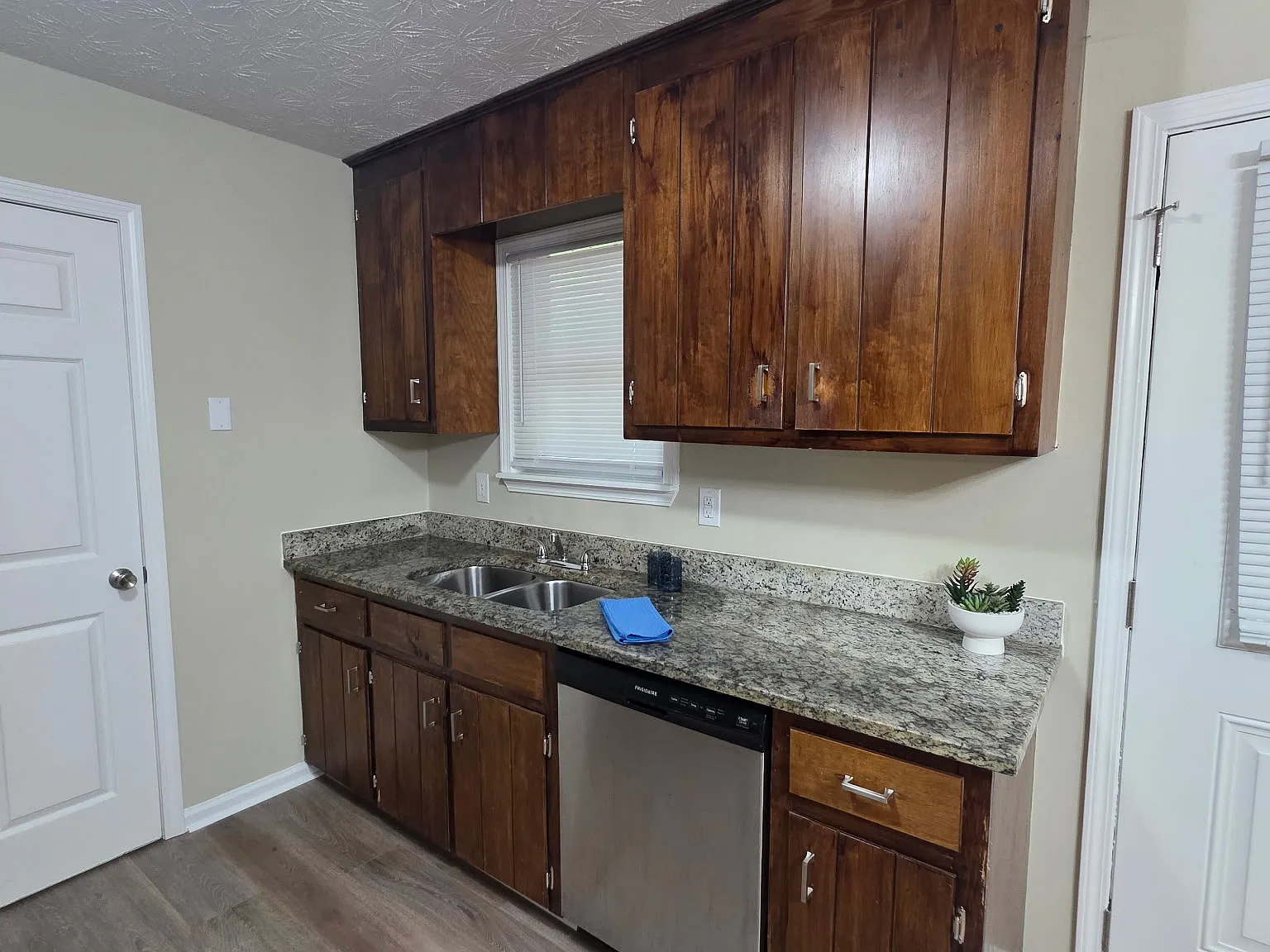 Big Oak 10 Units - 220 Big Oak Cir, Athens — Photo 4