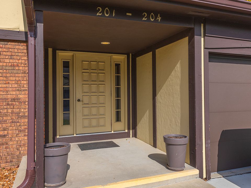 201 Carol Ct D1, Pontiac, IL 61764 Zillow