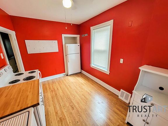 3rd image of 518 Solly Ave Floor 2