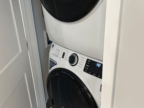 4th image of 2215 California St #618