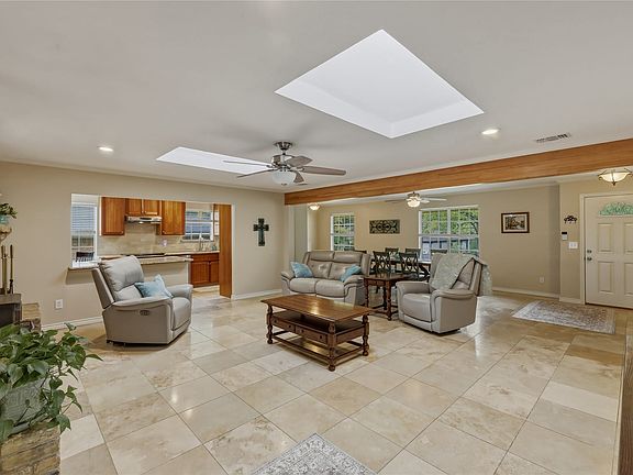 4th image of 2909 Brookview Dr