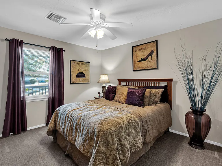 Sunlake Apartments — Photo 10