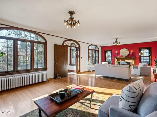 2311 W Chestnut Ave, Yakima, WA 98902