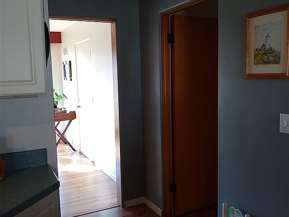 5th image of 517 W Meadowbrook Dr