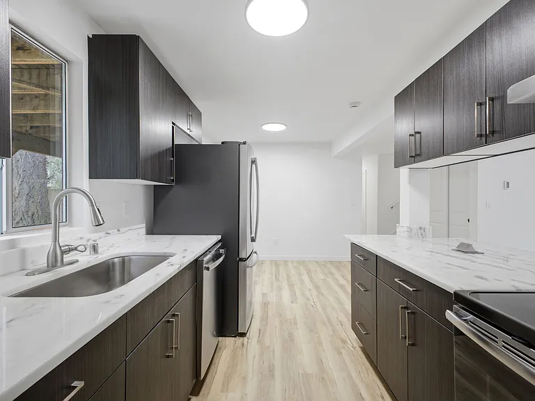 14020 Stone Ave N #B — Photo 7
