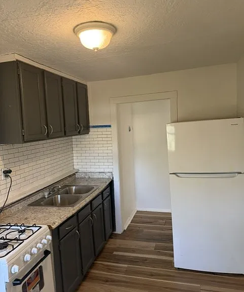 2115 Rice Ave NW — Photo 4
