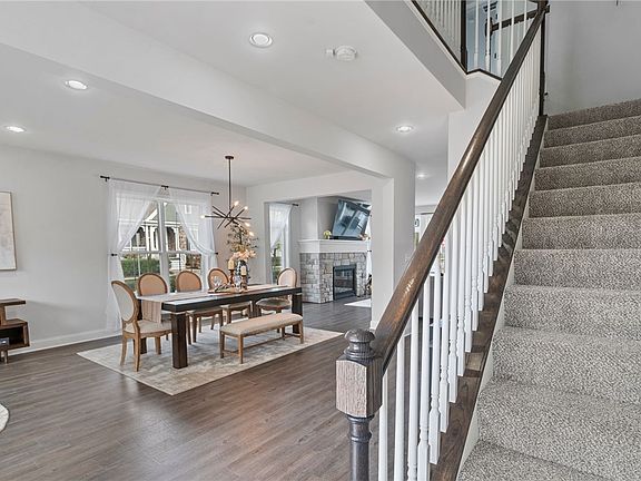 4th image of 420 Meeder Ln