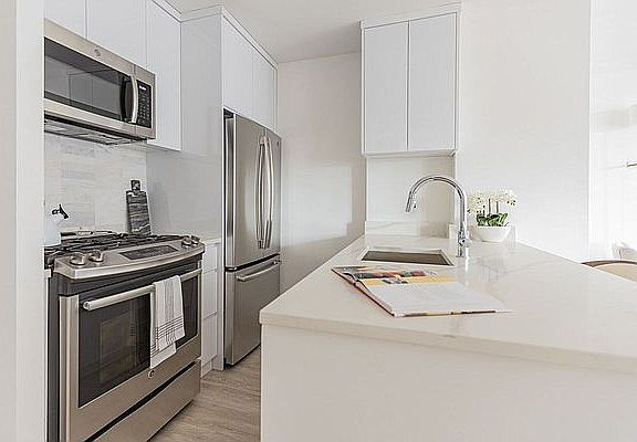 3rd image of 1735 York Ave APT 30F