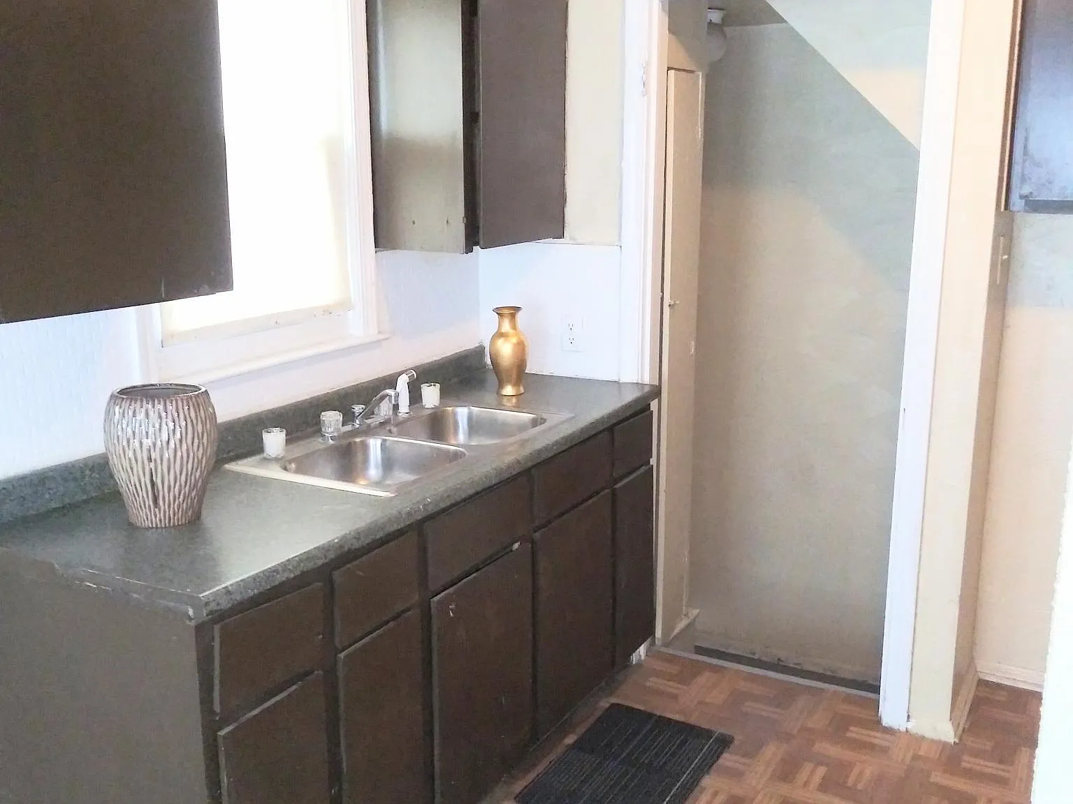 3 bed, 1050 sqft, $1,200 — Photo 2