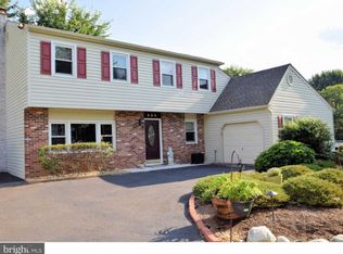 899 Harding Cir, Warrington, PA 18976