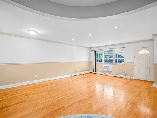 57 Bay 31st Street image 6 of 12