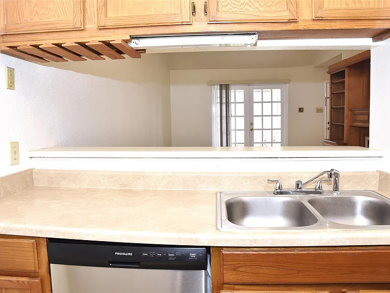 2121 El Paseo St #2000 — Photo 14
