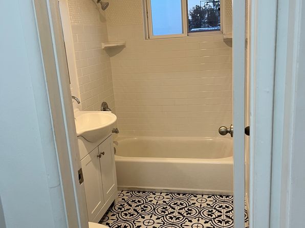 207 Sheldon St APT 4