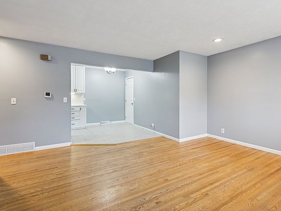 2nd image of 5113 S 142nd St