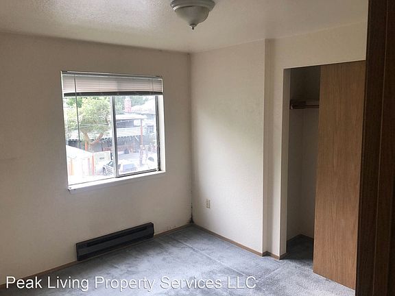 3rd image of 950 N 107th St #8736463