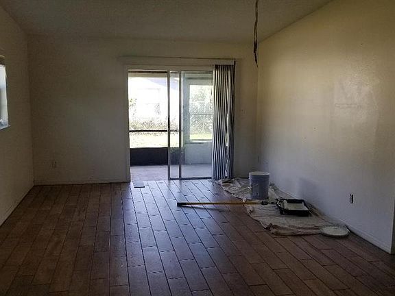 5th image of 709 Squirrel Ct