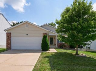 408 Red Coat Trl, O'Fallon, MO 63366