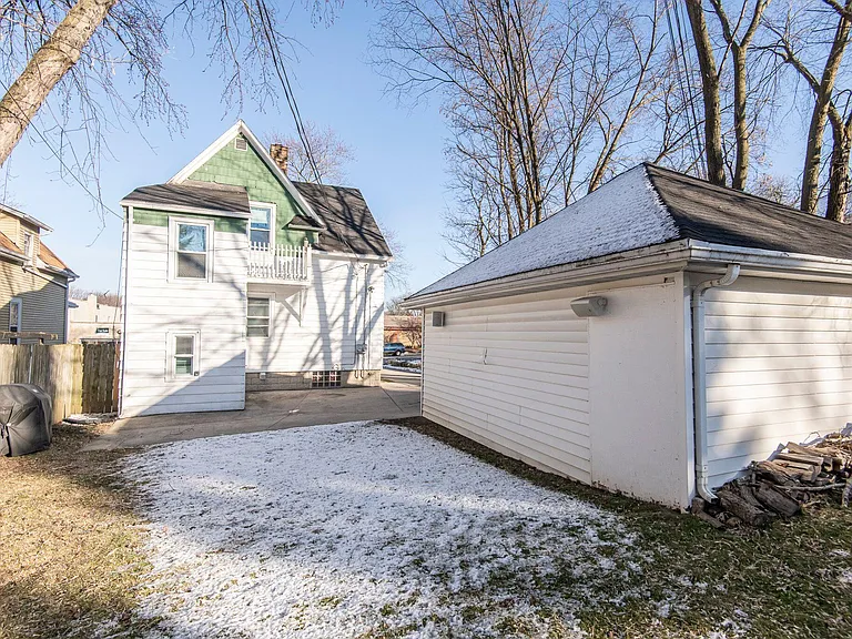 2615 N Wauwatosa Ave — Photo 19