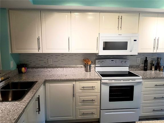 5th image of 6221 Timber Lake Dr Unit C8