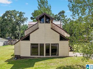 501 Foxfire Dr, Gardendale, AL 35071