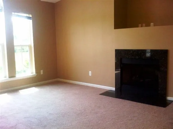23870 Northstone Village Dr, Taylor, MI 48180