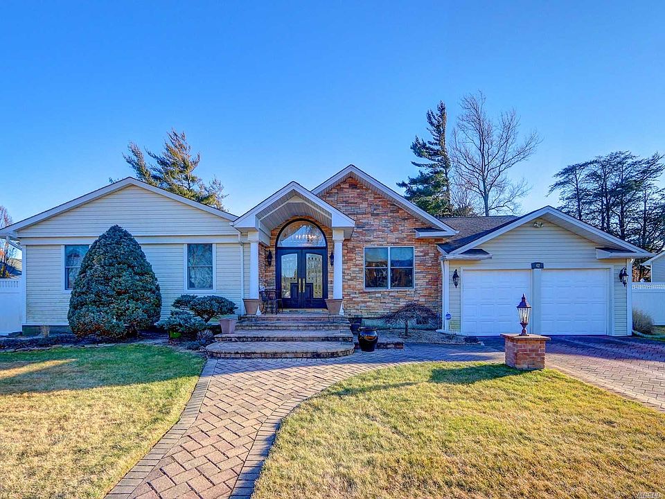 1st image of 42 Andrews Dr