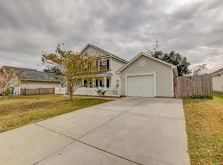 320 Savannah River Dr, Summerville, SC 29485