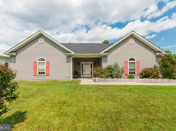 133 Commonwealth Ave, Bunker Hill, WV 25413