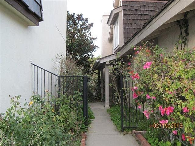 2nd image of 531 S Calle De Casas