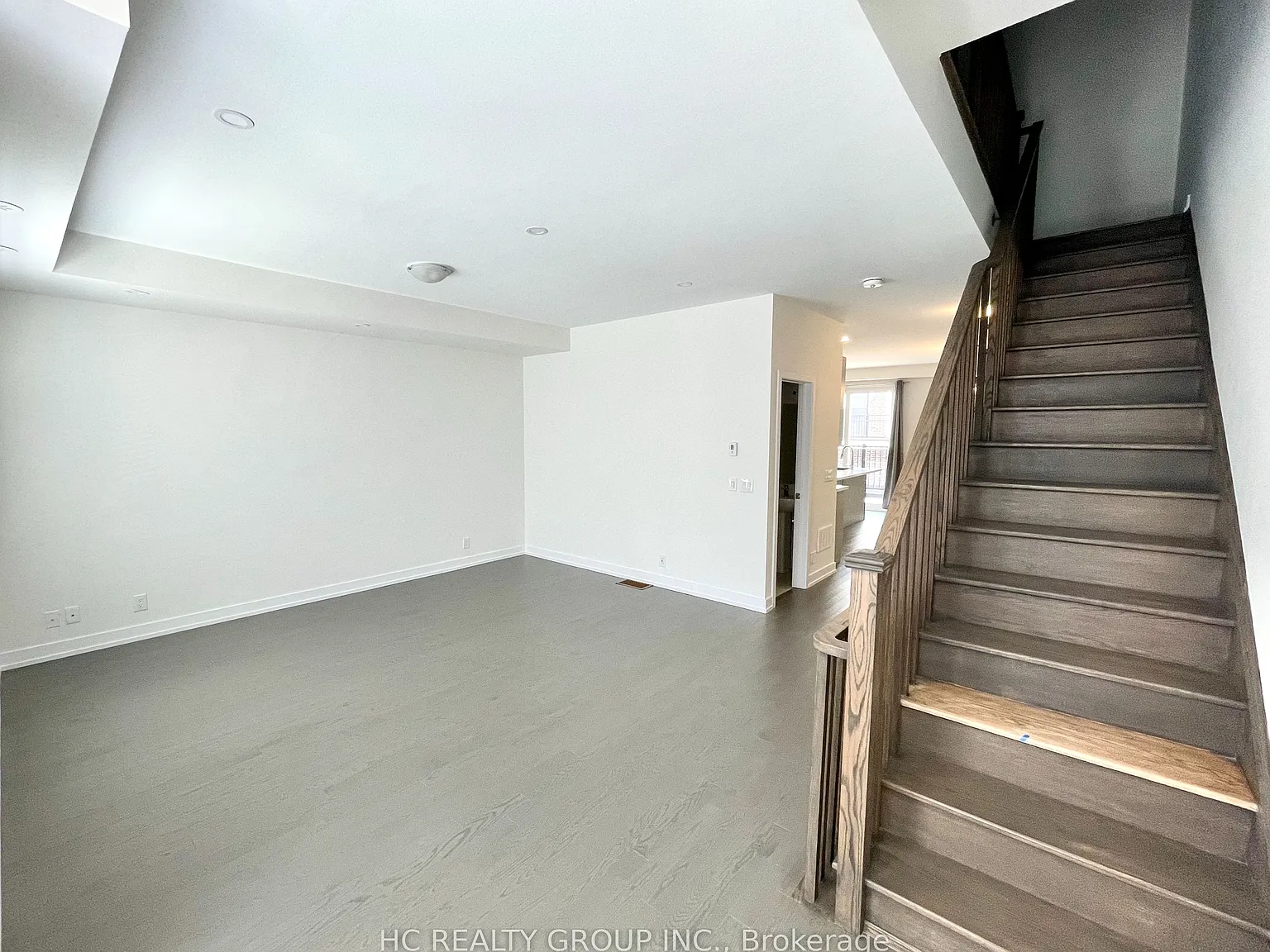 4 bed, $4,050 — Photo 4