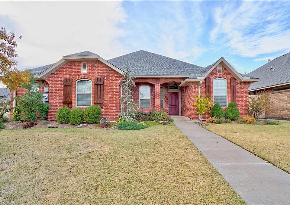 1st image of 17325 Avila Ln