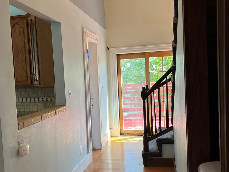 639 Georgia St — Photo 23