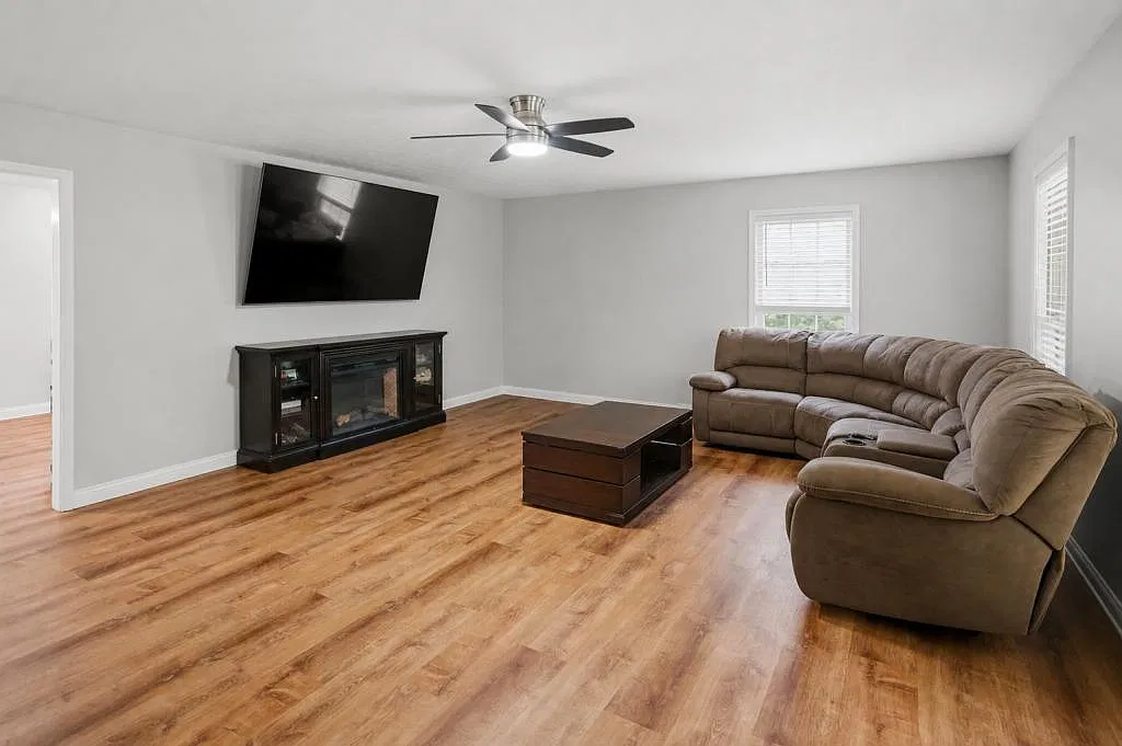 140 Pine Needle Ln — Photo 4