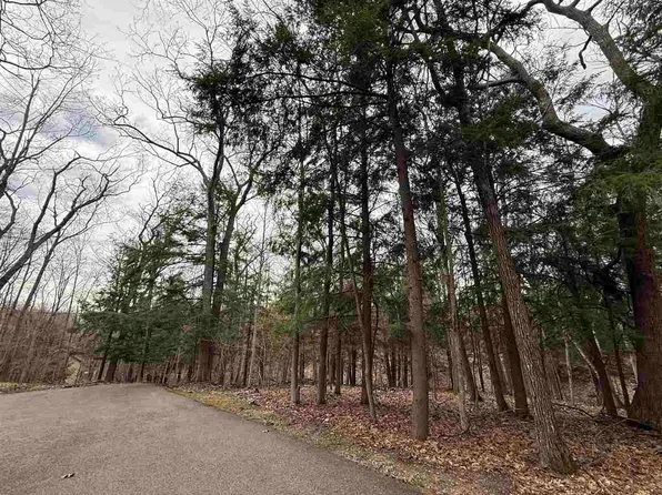 2022 Greenbriar Ter, Harbor Springs, MI 49740