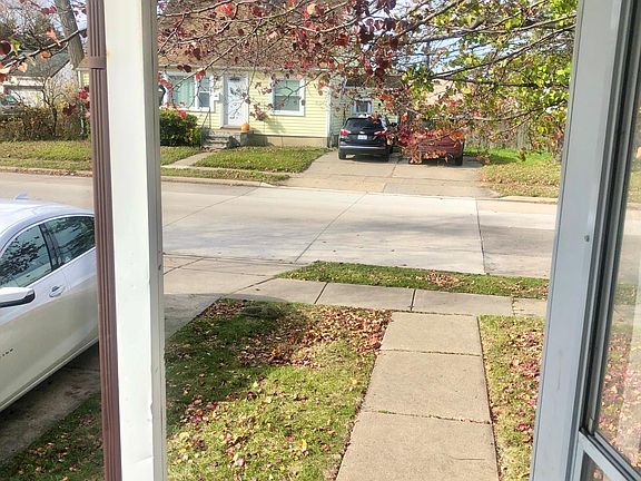 3rd image of 22634 Petersburg Ave