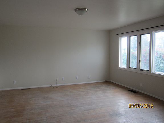 2nd image of 4336 Woodcrest Dr