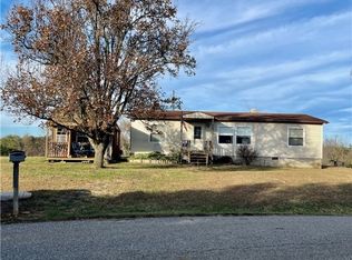 3325 Cain Ridge Rd, Leon, WV 25123