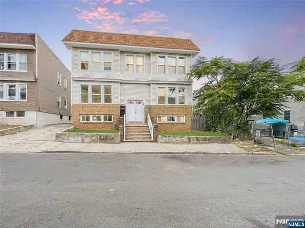 9 Patten Pl, Newark, NJ 07112