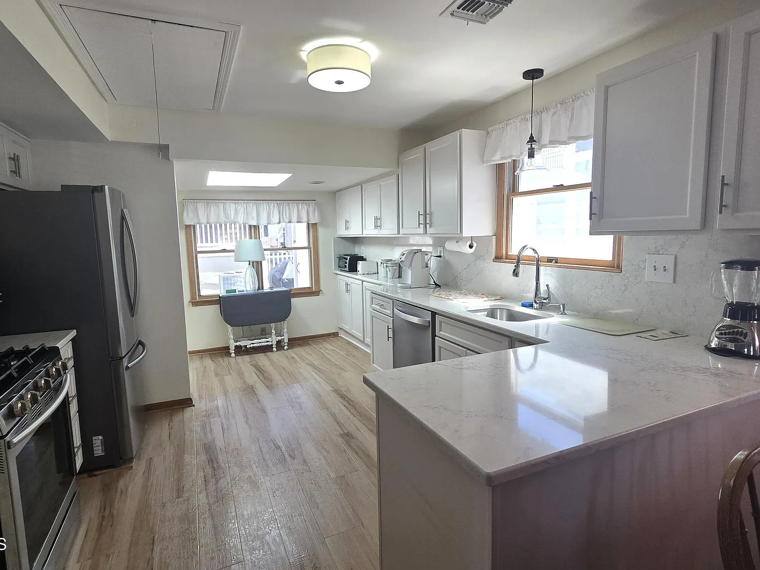 2 bed, $3,500 — Photo 4