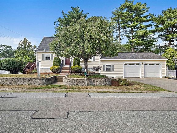3rd image of 51 Oakwood Ave