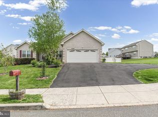 67 Pine Hurst Dr, Sanatoga, PA 19464