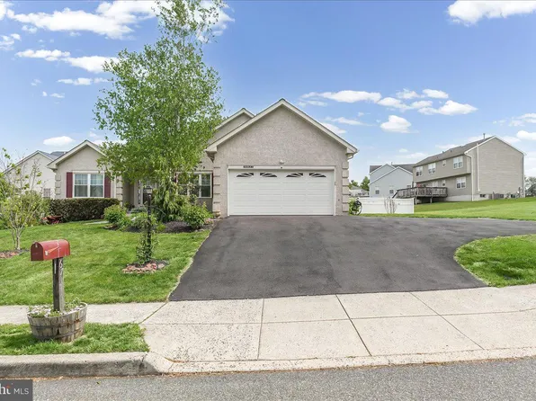 67 Pine Hurst Dr, Sanatoga, PA 19464