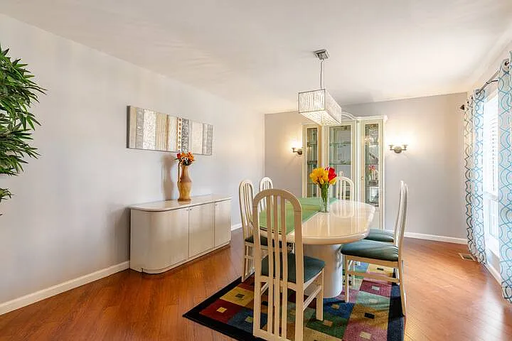 Duxbury Way — Photo 33
