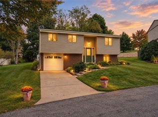 1104 Sharps Cir, Bridgeville, PA 15017